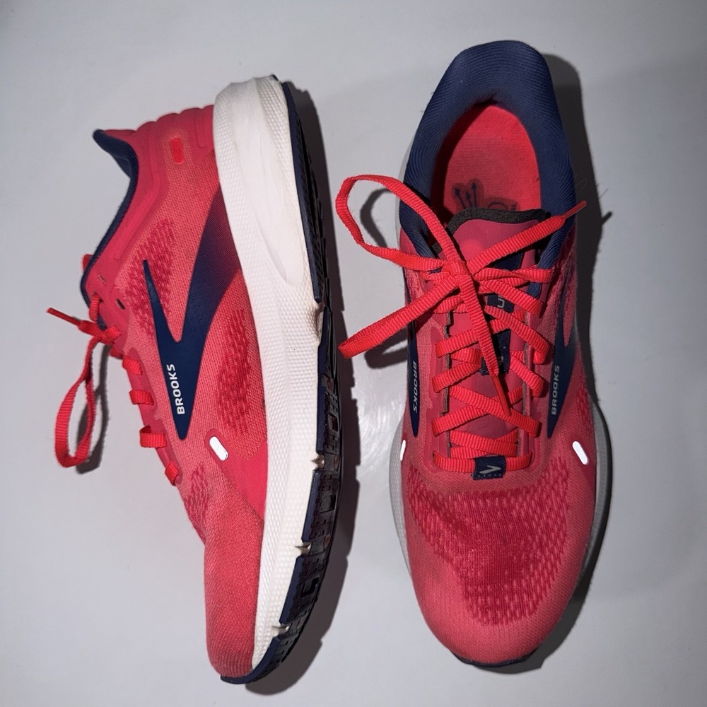 Brooks Launch GTS 9 1203731B604 Womens Pink & Blue running shoes Size 8.5